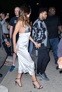 Selena Gomez feet photo thumbnail