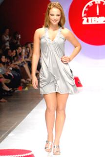 Paolla Oliveira feet photo thumbnail