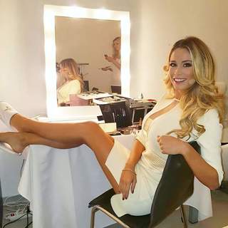 Diletta Leotta feet photo thumbnail