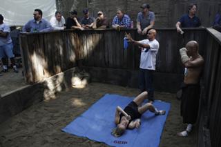 Yvonne Strahovski feet photo thumbnail