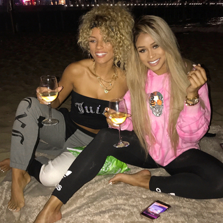 Jena Frumes feet photo thumbnail