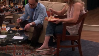 Kaley Cuoco feet photo thumbnail
