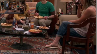 Kaley Cuoco feet photo thumbnail