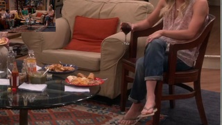 Kaley Cuoco feet photo thumbnail