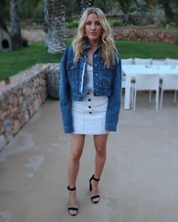 Ellie Goulding feet photo thumbnail