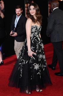 Rachel Weisz feet photo thumbnail
