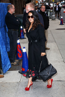Salma Hayek feet photo thumbnail