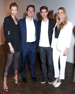 Karlie Kloss feet photo thumbnail