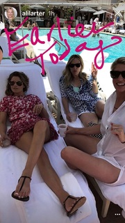 Ali Larter feet photo thumbnail