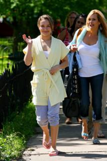 Hayden Panettiere feet photo thumbnail