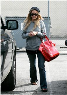 Ashlee Simpson feet photo thumbnail