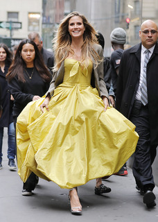 Heidi Klum feet photo thumbnail