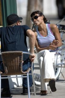 Rosario Dawson feet photo thumbnail