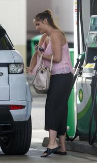 Jacqueline Jossa feet photo thumbnail