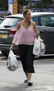 Jacqueline Jossa feet photo thumbnail