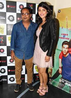 Shruti Haasan feet photo thumbnail