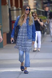 Heidi Klum feet photo thumbnail