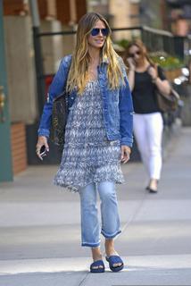Heidi Klum feet photo thumbnail