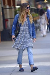 Heidi Klum feet photo thumbnail