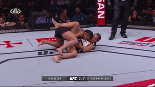 Karolina Kowalkiewicz feet photo thumbnail