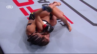 Karolina Kowalkiewicz feet photo thumbnail