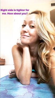 Kino MacGregor feet photo thumbnail