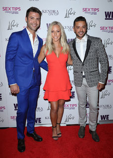 Kendra Wilkinson feet photo thumbnail