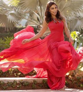 Juliana Paes feet photo thumbnail