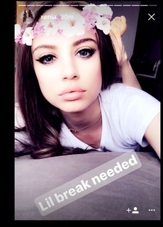 Xenia Tchoumitcheva feet photo thumbnail