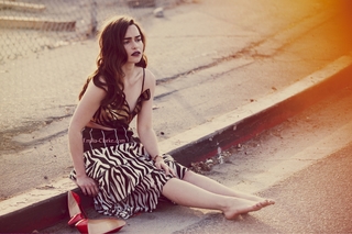 Emilia Clarke feet photo thumbnail