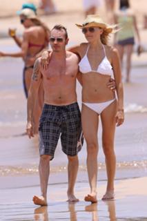 Malin Akerman feet photo thumbnail