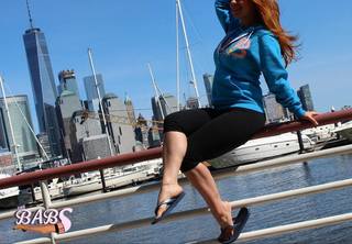 Rebecca Berardi feet photo thumbnail