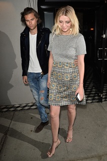 Mischa Barton feet photo thumbnail
