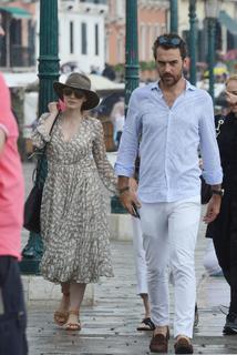 Jessica Chastain feet photo thumbnail