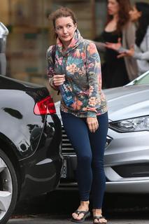 Kristin Davis feet photo thumbnail