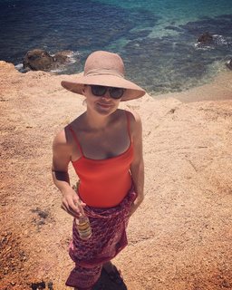 Sasha Alexander feet photo thumbnail
