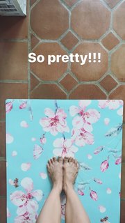 Kino MacGregor feet photo thumbnail
