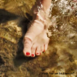Diane Kruger feet photo thumbnail