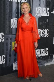 Katherine Heigl feet photo thumbnail