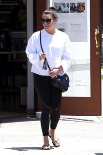 Lea Michele feet photo thumbnail