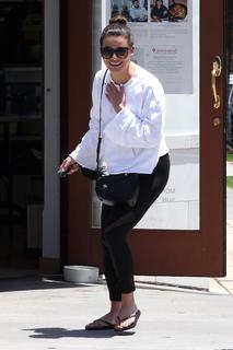 Lea Michele feet photo thumbnail