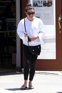 Lea Michele feet photo thumbnail