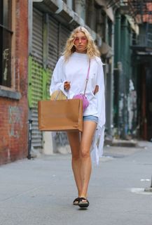 Elsa Hosk feet photo thumbnail