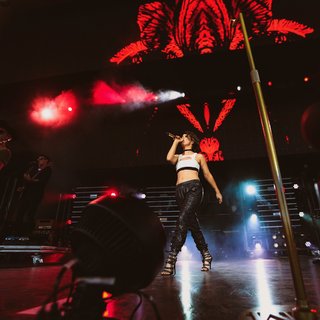 Maren Morris feet photo thumbnail