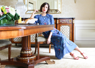 Alison Brie feet photo thumbnail