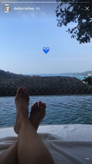 Cristina Ferreira feet photo thumbnail