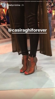 Cristina Ferreira feet photo thumbnail
