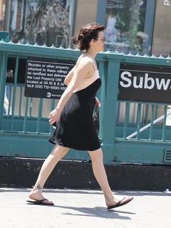 Carla Gugino feet photo thumbnail