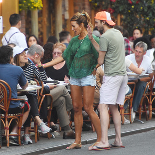 Kelly Bensimon feet photo thumbnail