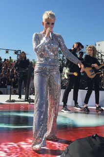 Katy Perry feet photo thumbnail